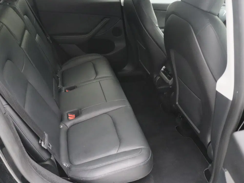 Tesla Model Y Long Range AWD 75kWh 351pk 94.4% SoH AMD R uit 2022, foto 14