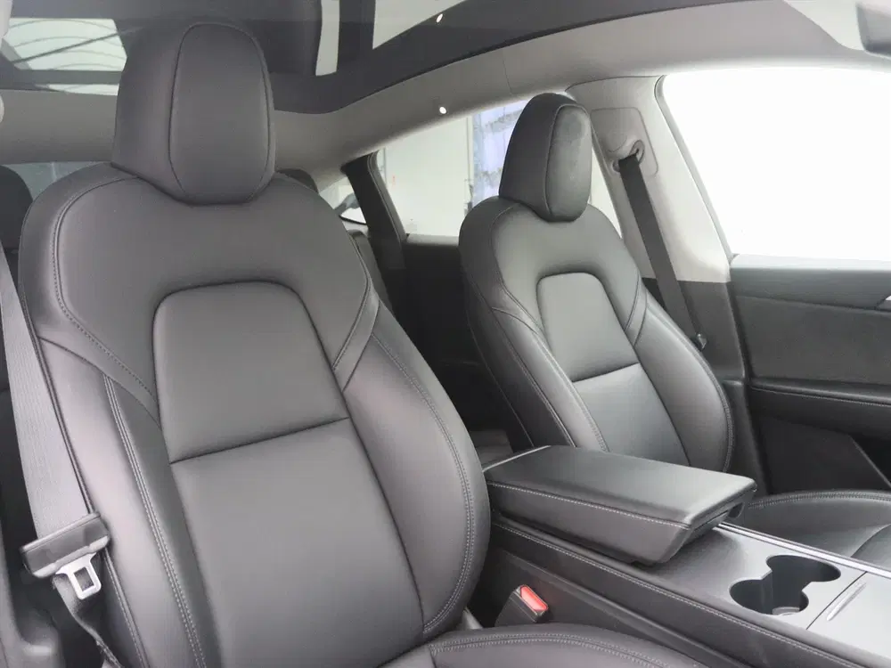 Tesla Model Y Long Range AWD 75kWh 351pk 94.4% SoH AMD R uit 2022, foto 15