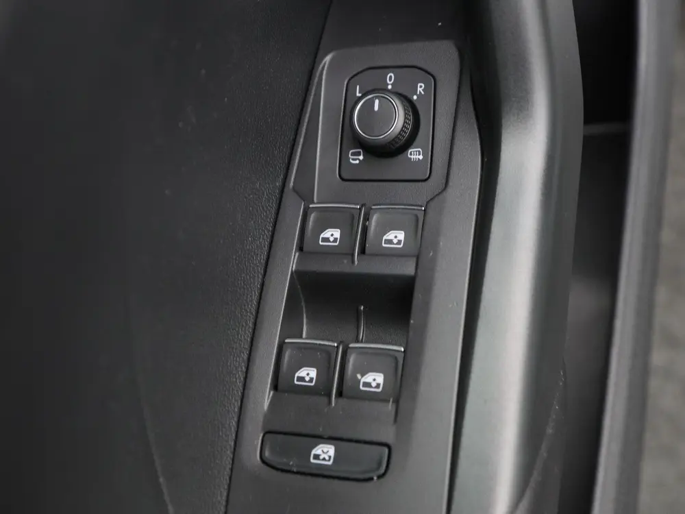 Volkswagen T-Cross 1.0 TSi 110 Pk Automaat R-Line | Stoelver uit 2023, foto 18