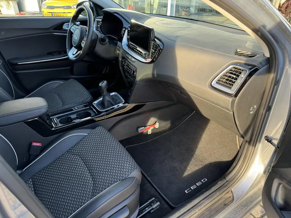 Kia Ceed 1.0 T-GDi DynamicPlusLine uit 2023, foto 10
