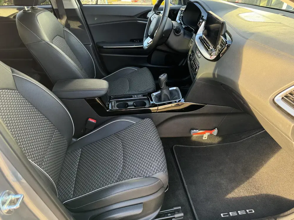 Kia Ceed 1.0 T-GDi DynamicPlusLine uit 2023, foto 11