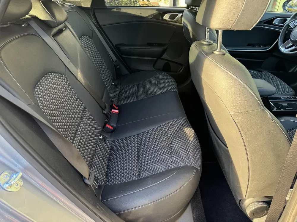 Kia Ceed 1.0 T-GDi DynamicPlusLine uit 2023, foto 12