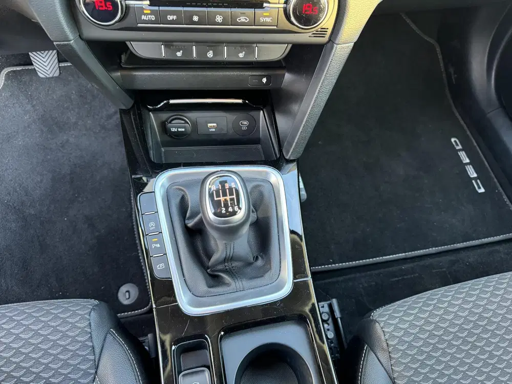 Kia Ceed 1.0 T-GDi DynamicPlusLine uit 2023, foto 17