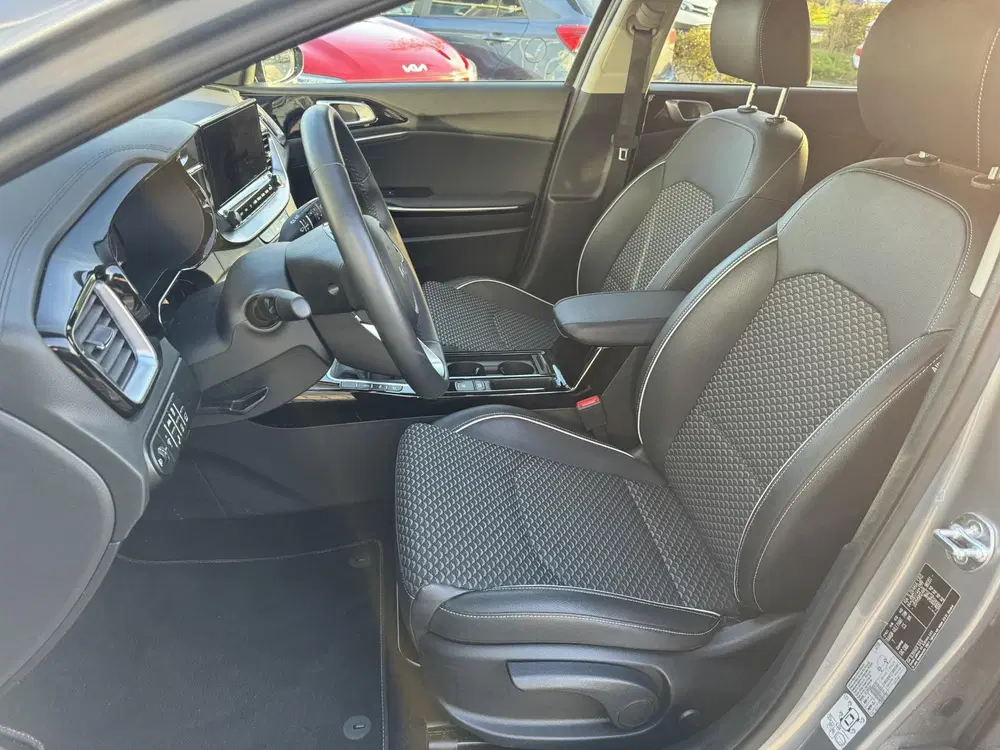 Kia Ceed 1.0 T-GDi DynamicPlusLine uit 2023, foto 18