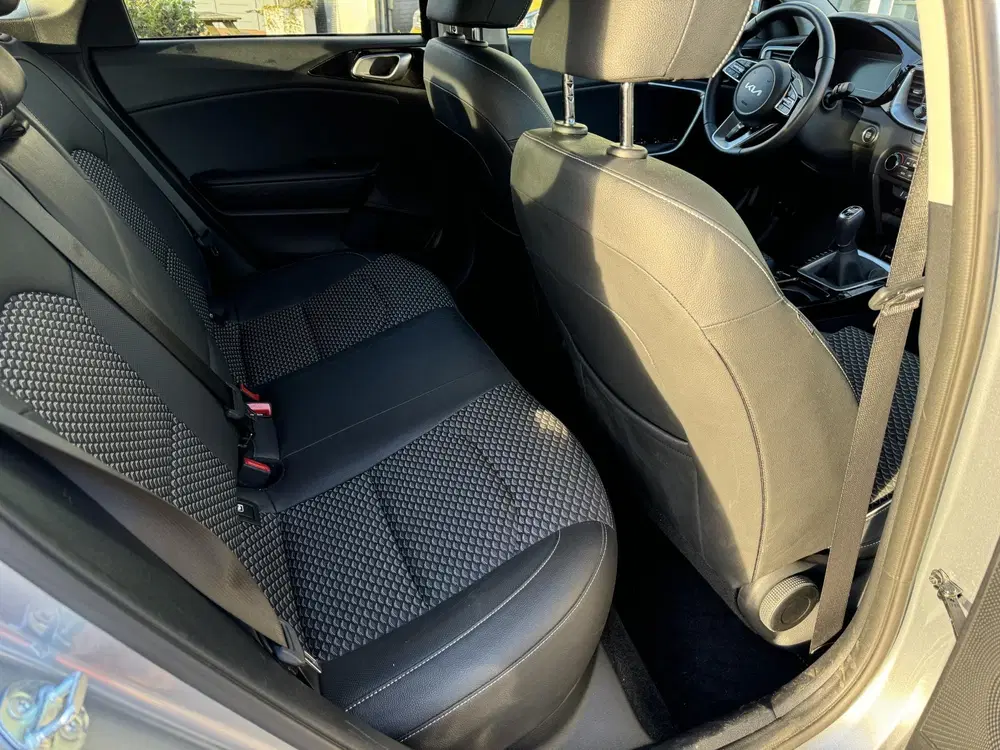 Kia Ceed 1.0 T-GDi DynamicPlusLine uit 2023, foto 9