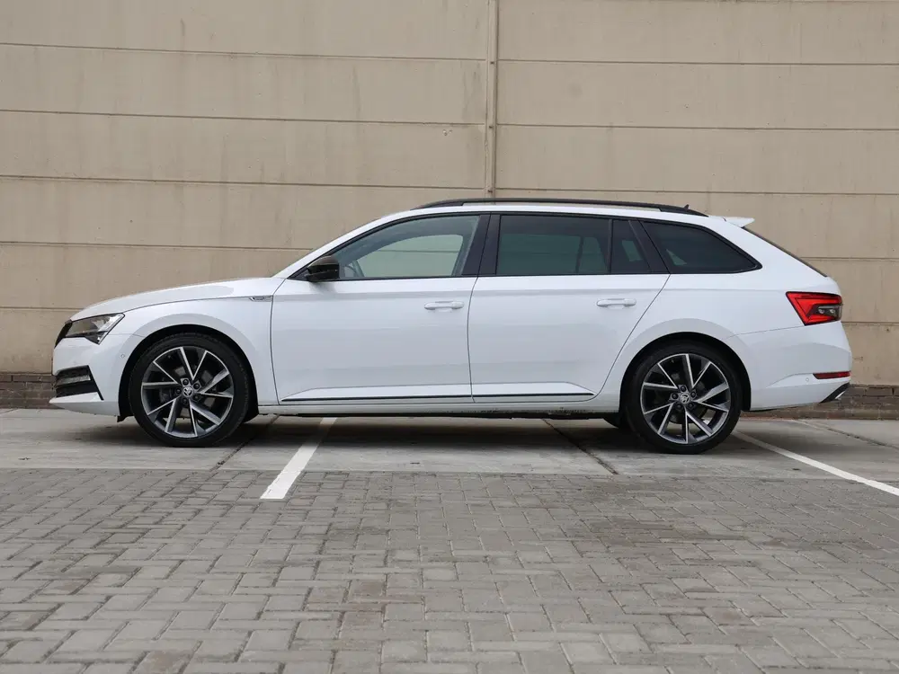 Skoda Superb 1.4 TSI iV Sportline Business 218 pk DSG uit 2023, foto 11