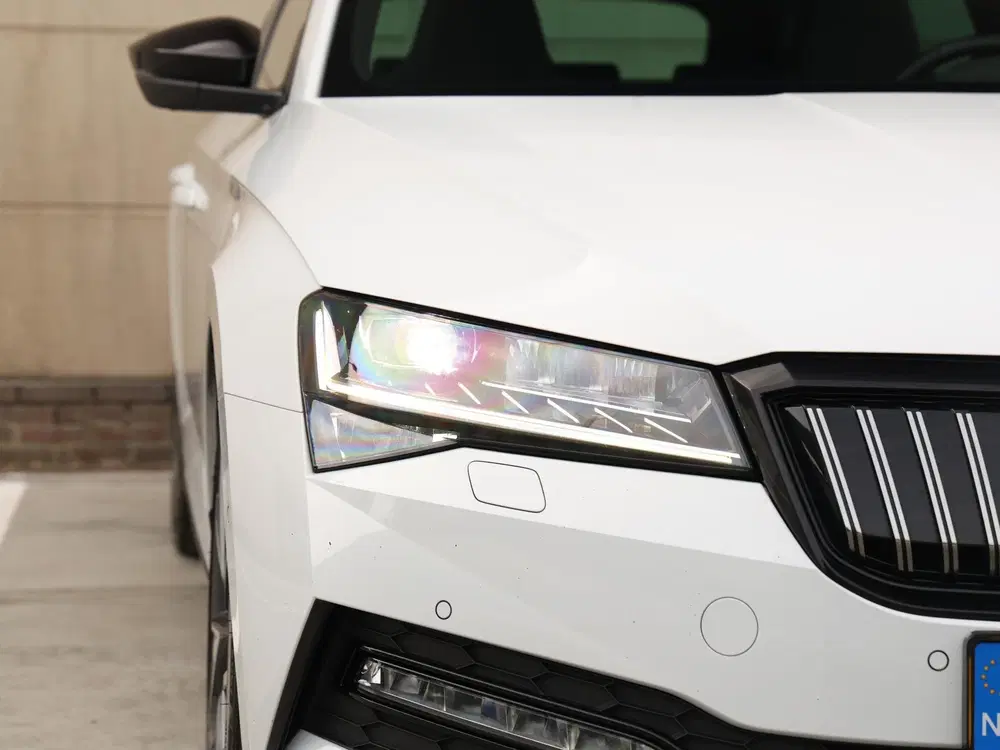 Skoda Superb 1.4 TSI iV Sportline Business 218 pk DSG uit 2023, foto 14