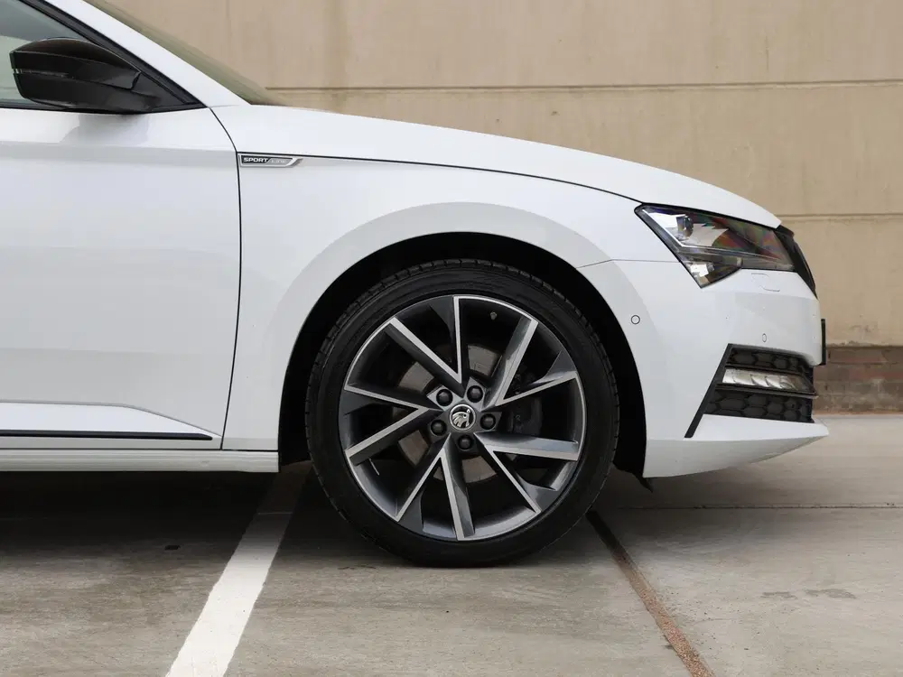 Skoda Superb 1.4 TSI iV Sportline Business 218 pk DSG uit 2023, foto 15