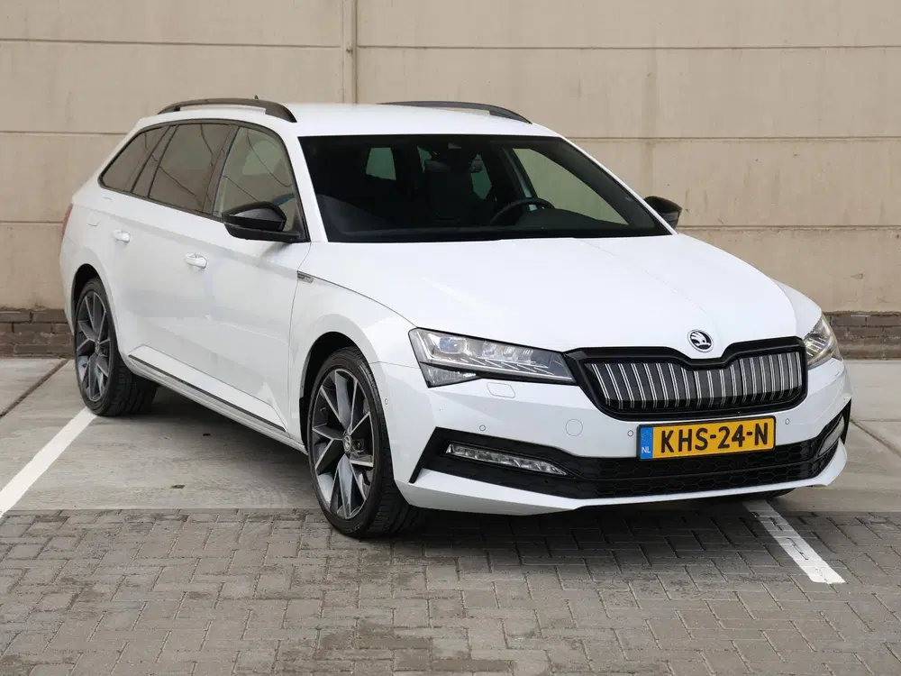 Skoda Superb 1.4 TSI iV Sportline Business 218 pk DSG uit 2023, foto 3