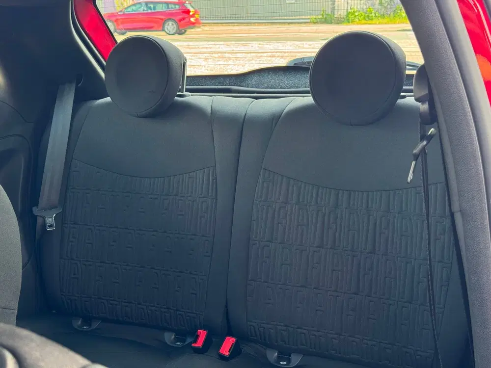 Fiat 500 1.0 Hybrid uit 2023, foto 10