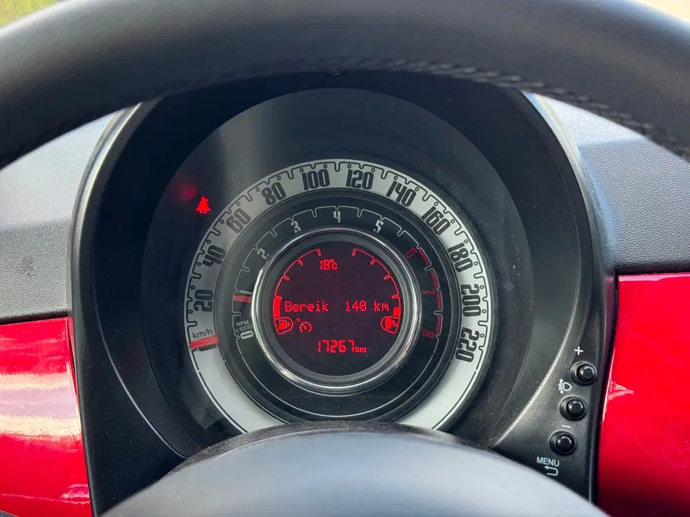 Fiat 500 1.0 Hybrid uit 2023, foto 13
