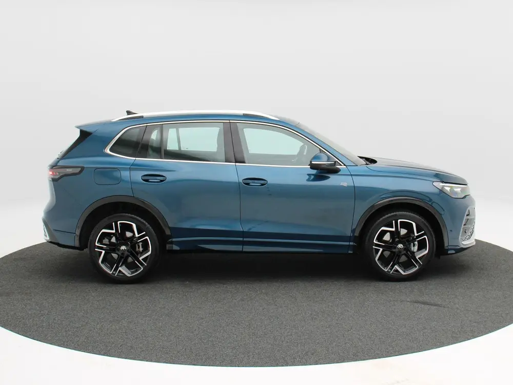 Volkswagen Tiguan 1.5 eHybrid 272 Pk Automaat R-Line | Trekh uit 2024, foto 8