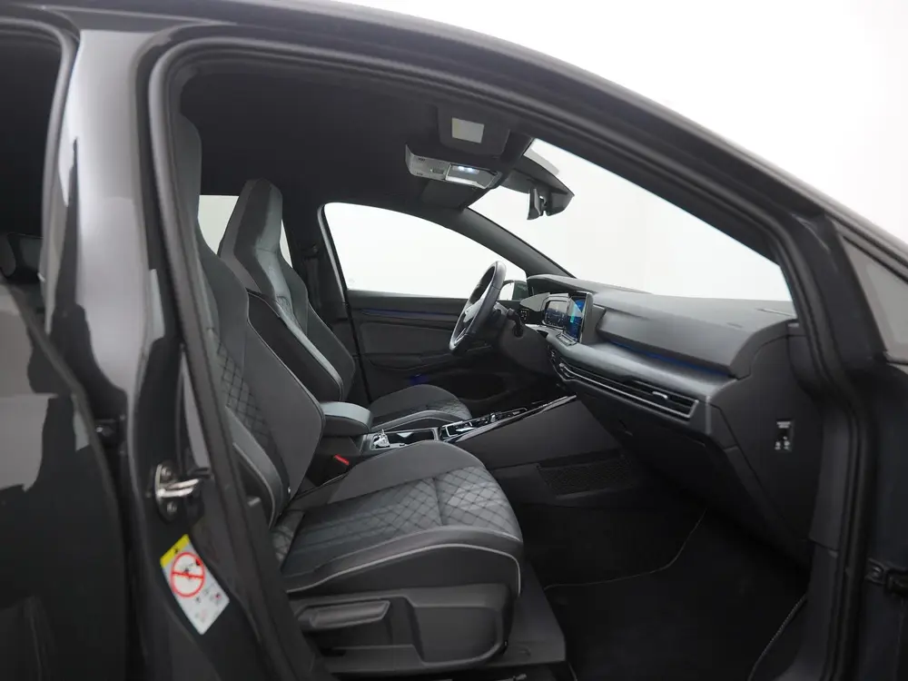 Volkswagen Golf 1.5 eTSI R-Line DSG | 18'' Bergamo | Stuurve uit 2024, foto 3