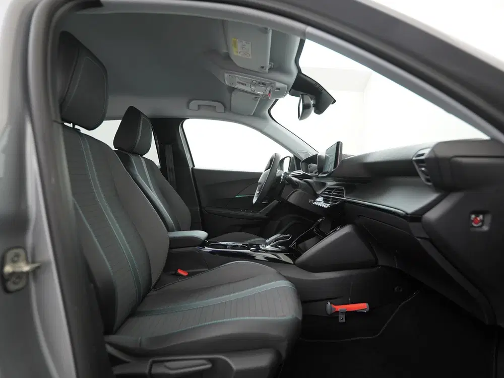 Peugeot 2008 1.2 PureTech Allure Pack Automaat uit 2022, foto 3