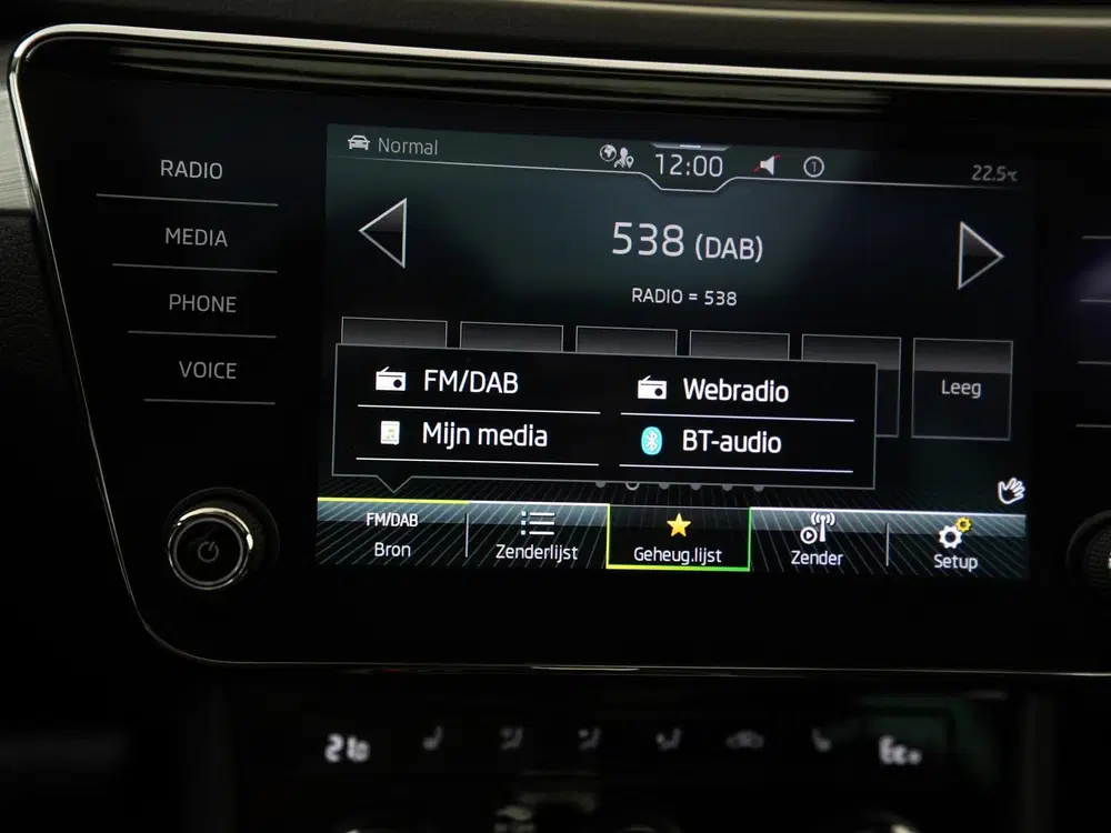 Skoda Superb 1.4 TSI iV Business Plus uit 2022, foto 15