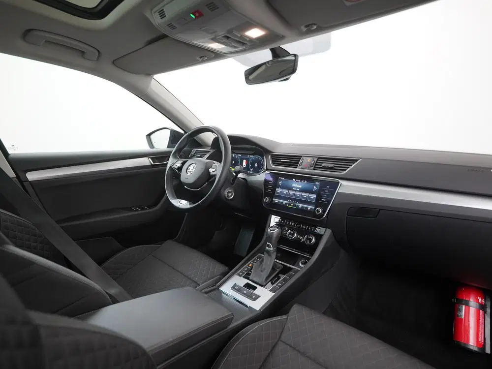 Skoda Superb 1.4 TSI iV Business Plus uit 2022, foto 2