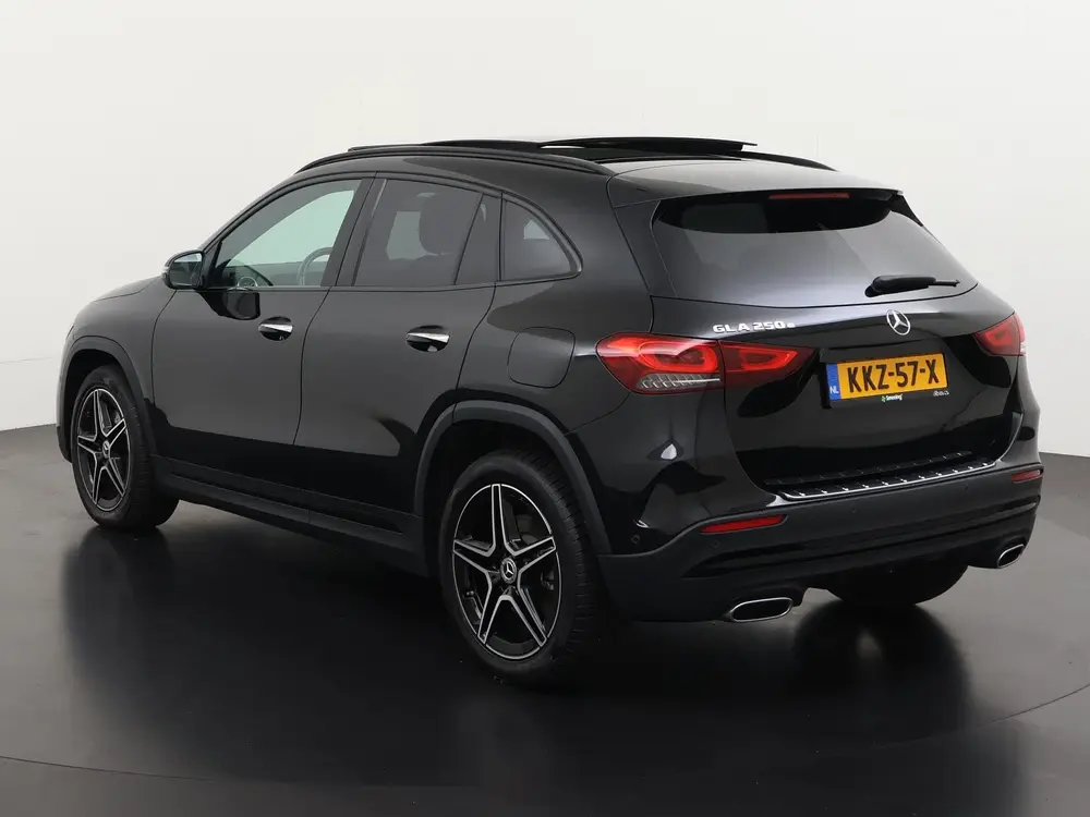 Mercedes-Benz GLA 250e AMG Night uit 2023, foto 7