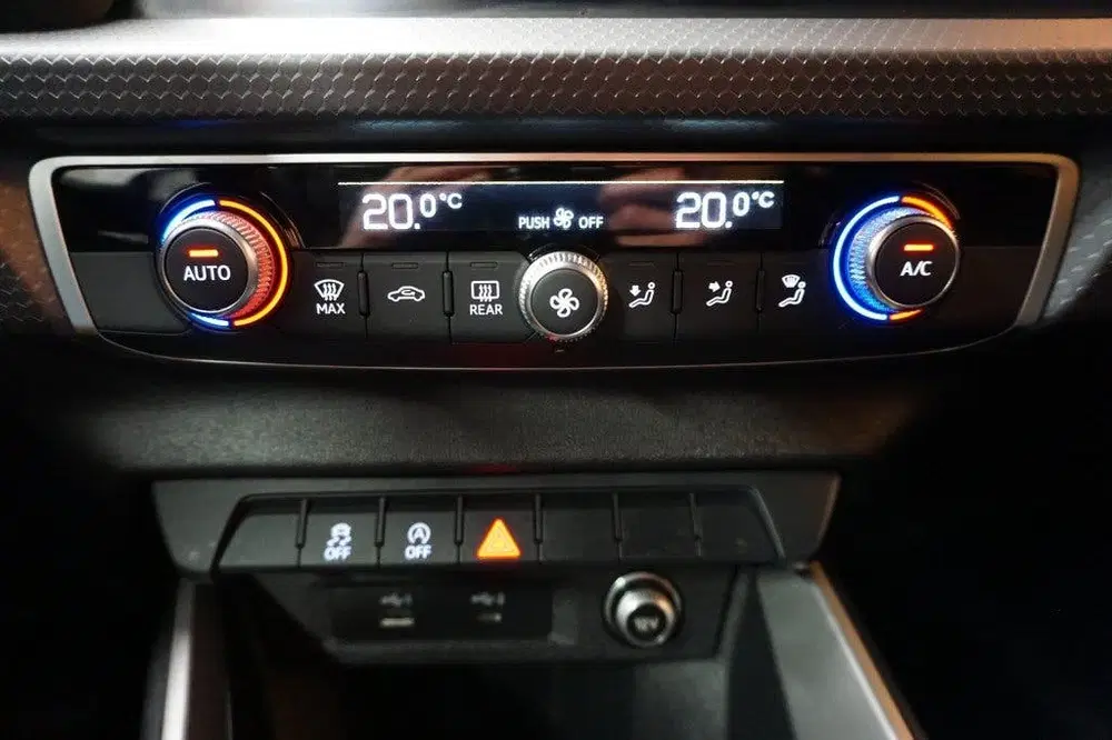 Audi A1 25 TFSI EPIC Apple Carplay uit 2020, foto 12