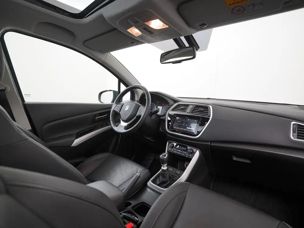 Suzuki S-Cross 1.4 Boosterjet Style Smart Hybrid uit 2021, foto 2