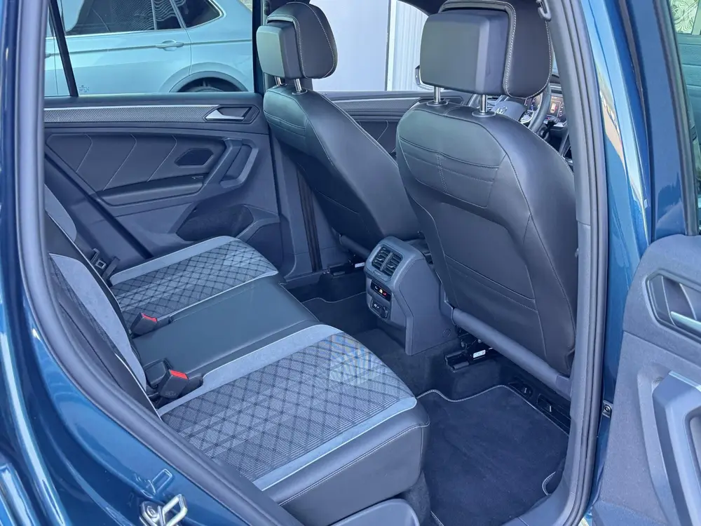 Volkswagen Tiguan 1.5 TSI R-LINE BUSINESS+ I AUTOMAAT I TREK uit 2022, foto 13