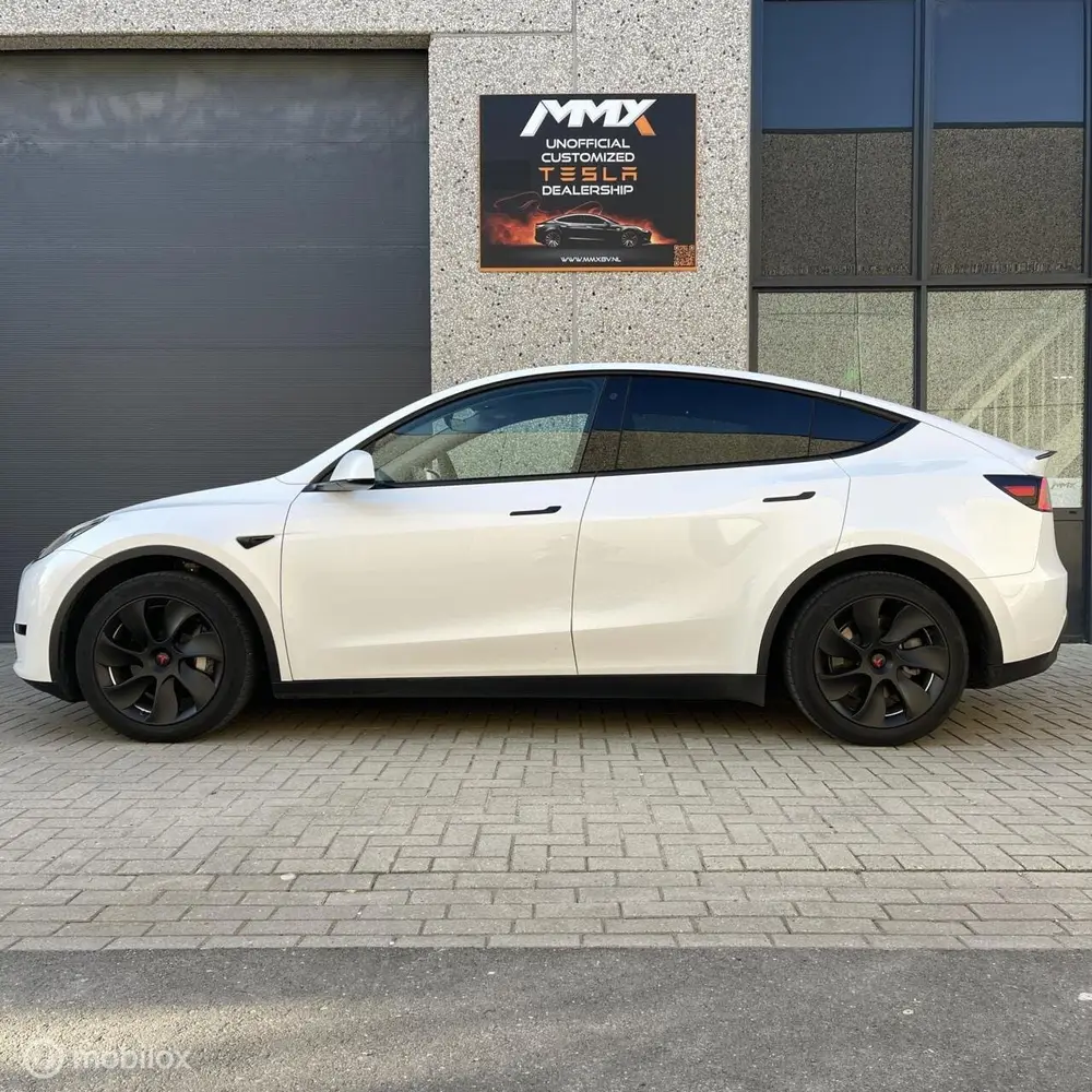 Tesla Model Y + MMX PACK + IAP uit 2024, foto 6