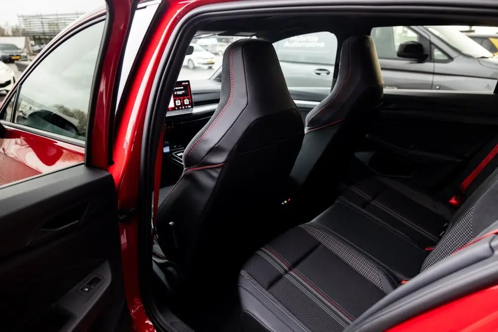 Volkswagen Golf Viii Lim 2.0 TSI 239 kW GTI Edition 50 uit 2026, foto 6