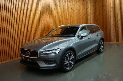 Volvo V60 2.0 T5 AWD PRO CROSS COUNTRY uit 2020
