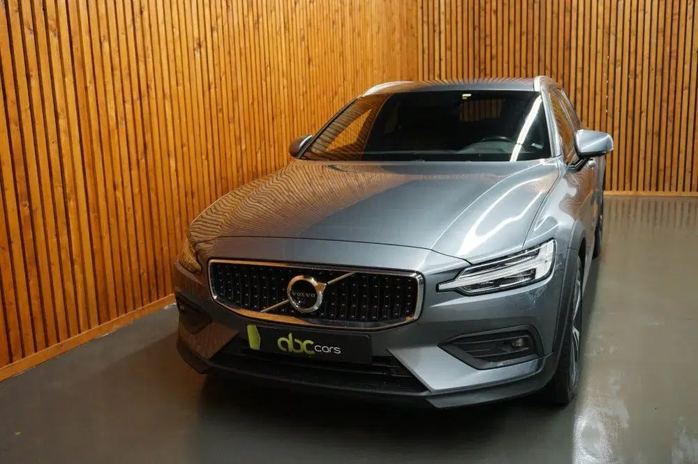 Volvo V60 2.0 T5 AWD PRO CROSS COUNTRY uit 2020, foto 2