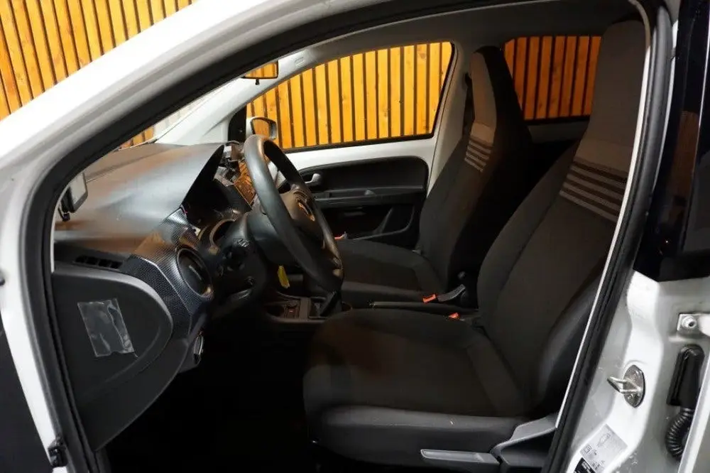Volkswagen UP 1.0 5 Drs Clima Camera Achter uit 2021, foto 12