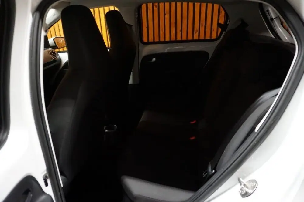 Volkswagen UP 1.0 5 Drs Clima Camera Achter uit 2021, foto 14