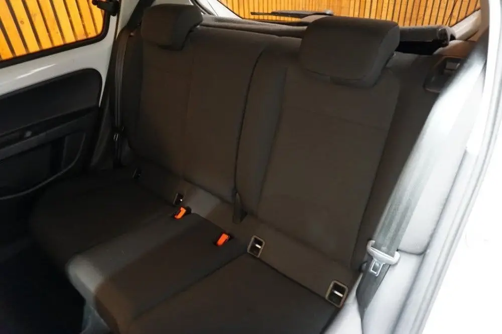 Volkswagen UP 1.0 5 Drs Clima Camera Achter uit 2021, foto 17