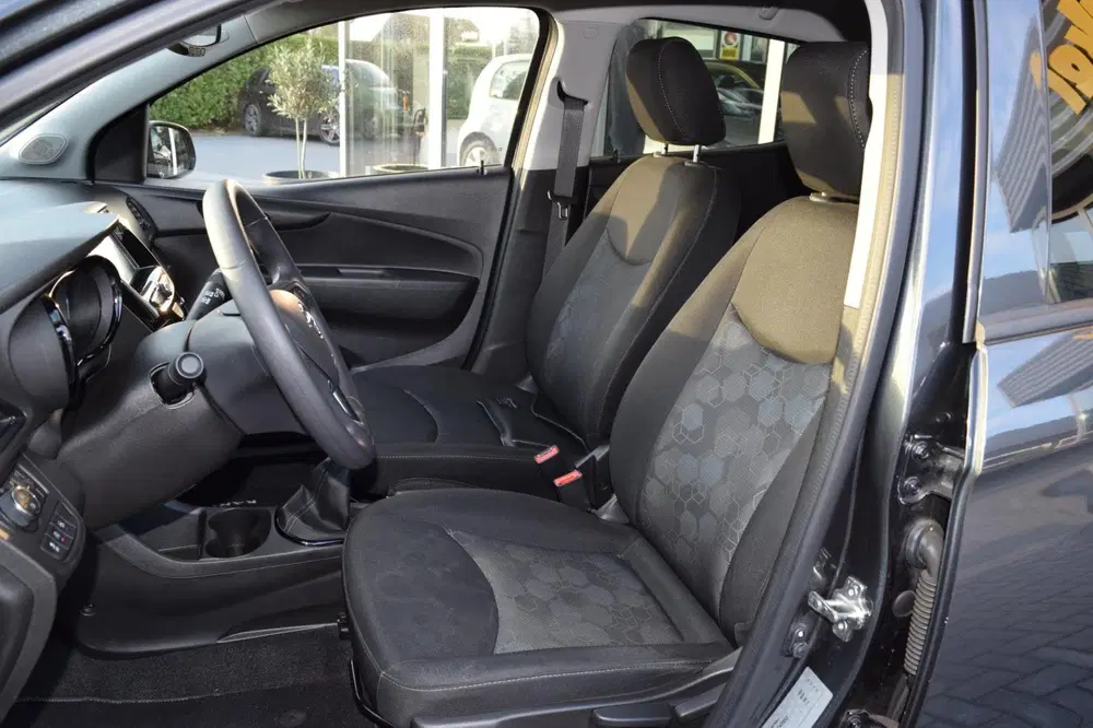 Opel Karl 1.0 Rocks Online Edition uit 2019, foto 12