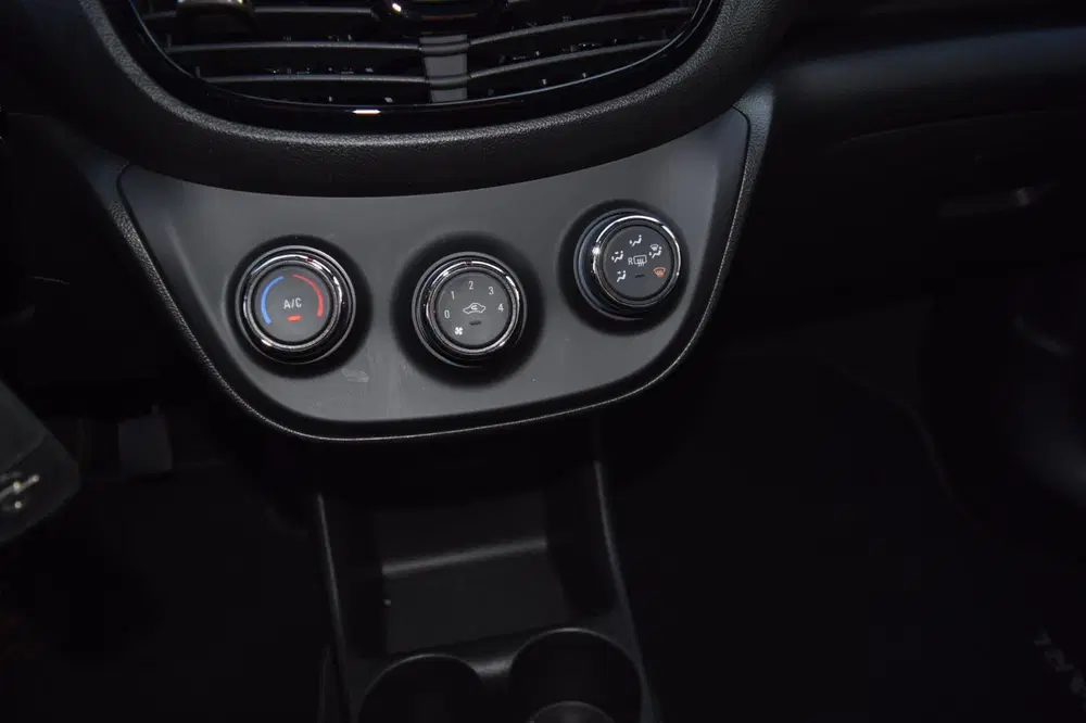 Opel Karl 1.0 Rocks Online Edition uit 2019, foto 14