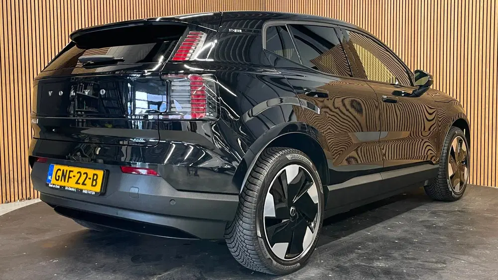 Volvo EX30 Single Motor Extended Range Plus 69 kWh uit 2024, foto 6
