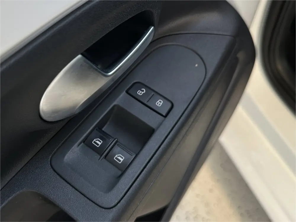 Volkswagen Up! 1.0 BMT move up! | Airco | Bluetooth | NL | 2 uit 2020, foto 18