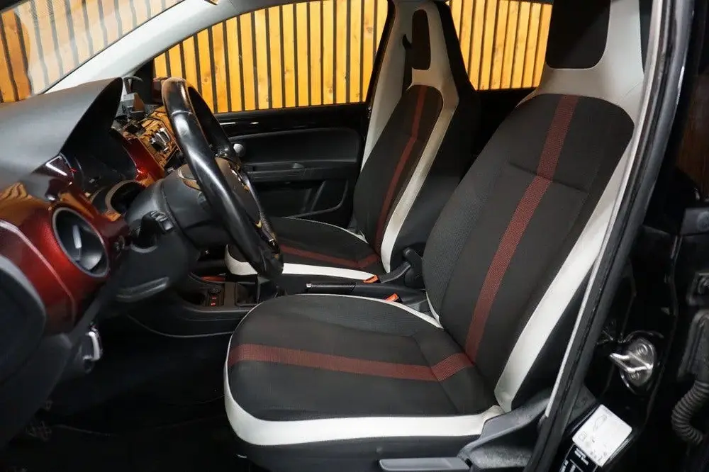 Volkswagen UP 1.0 BMT HIGH UP! uit 2020, foto 13