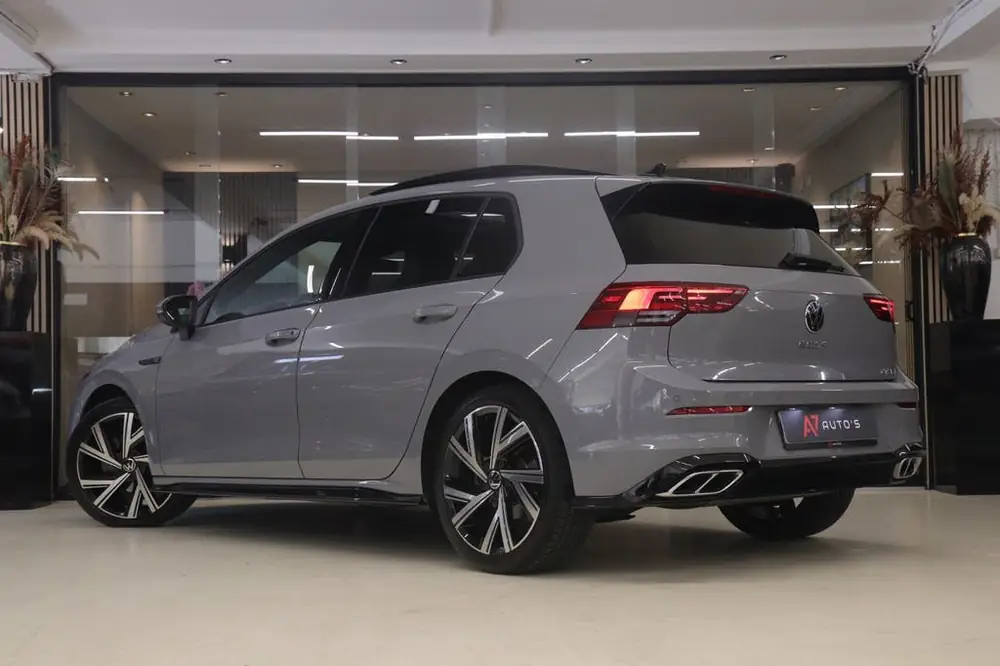 Volkswagen Golf 1.5 eTSI R-Line Business PANO/CAM/CARPLAY/AC uit 2023, foto 2