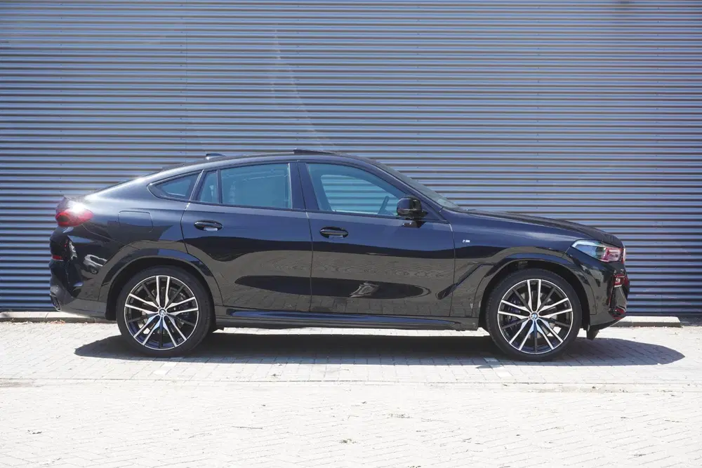 BMW X6 xDrive40i uit 2020, foto 2