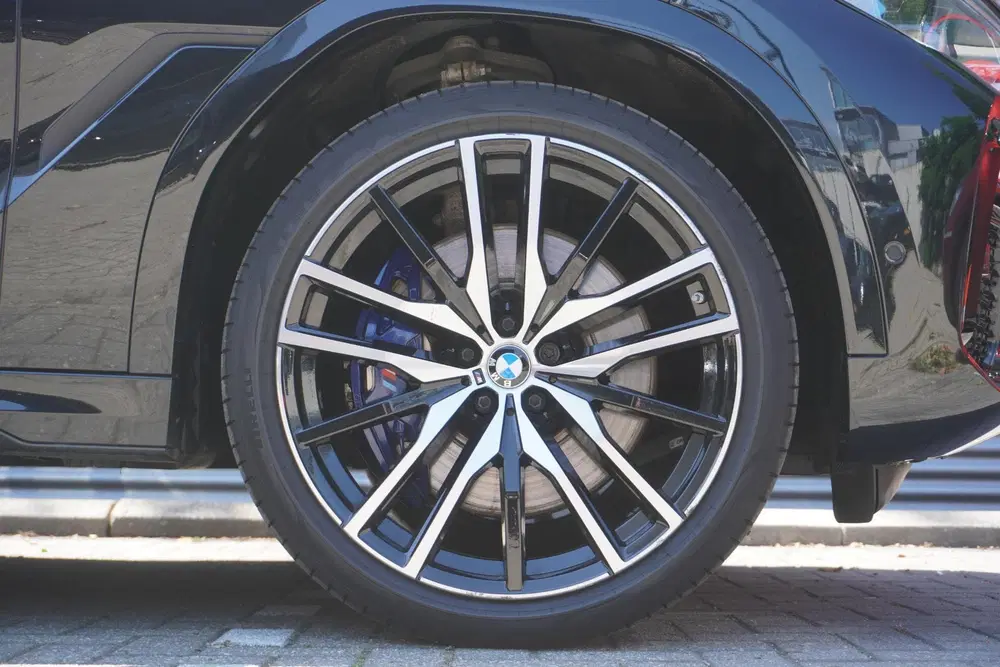 BMW X6 xDrive40i uit 2020, foto 8