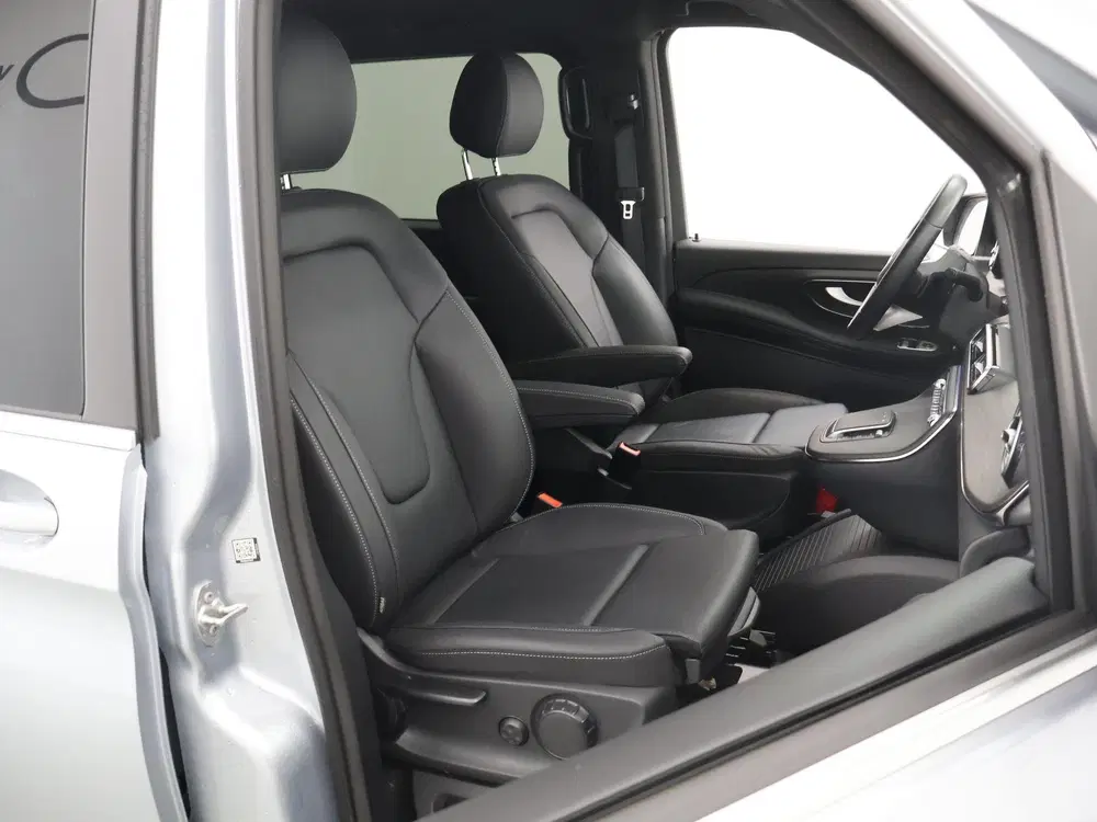 Mercedes-Benz EQV 300 uit 2024, foto 10