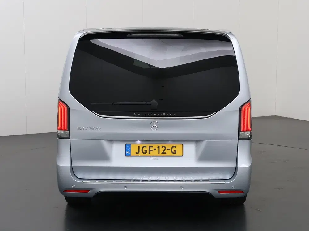 Mercedes-Benz EQV 300 uit 2024, foto 4
