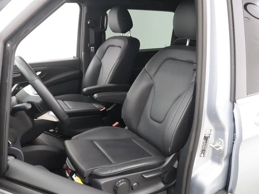 Mercedes-Benz EQV 300 uit 2024, foto 8