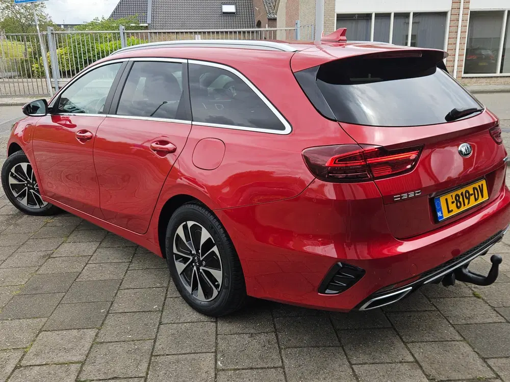 Kia Ceed 1.6 GDI PHEV DynamicPlusLine uit 2021, foto 10