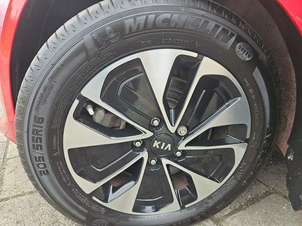 Kia Ceed 1.6 GDI PHEV DynamicPlusLine uit 2021, foto 12