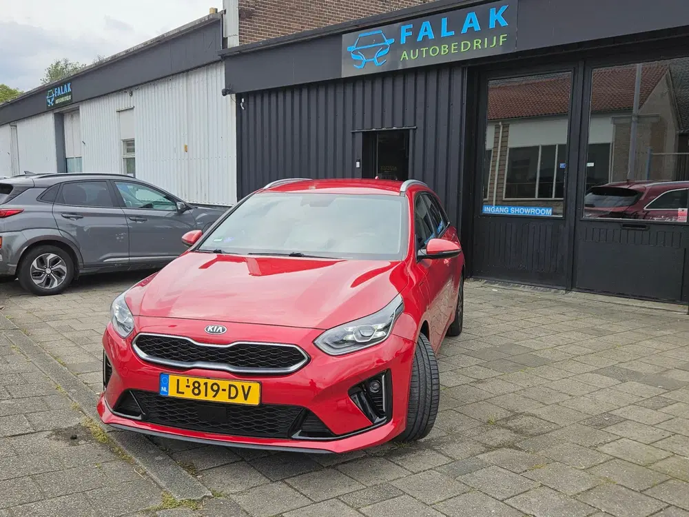 Kia Ceed 1.6 GDI PHEV DynamicPlusLine uit 2021, foto 13
