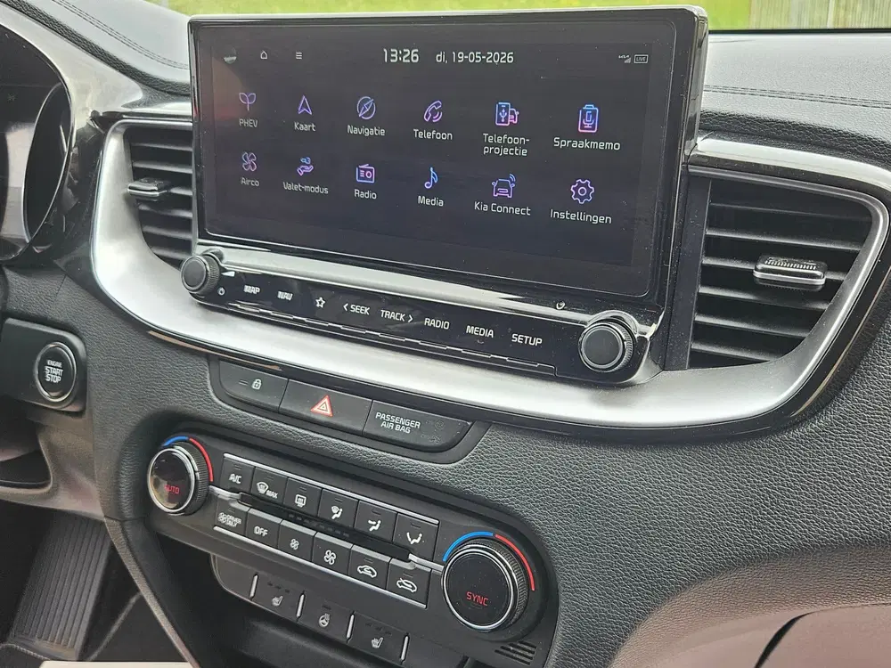 Kia Ceed 1.6 GDI PHEV DynamicPlusLine uit 2021, foto 17