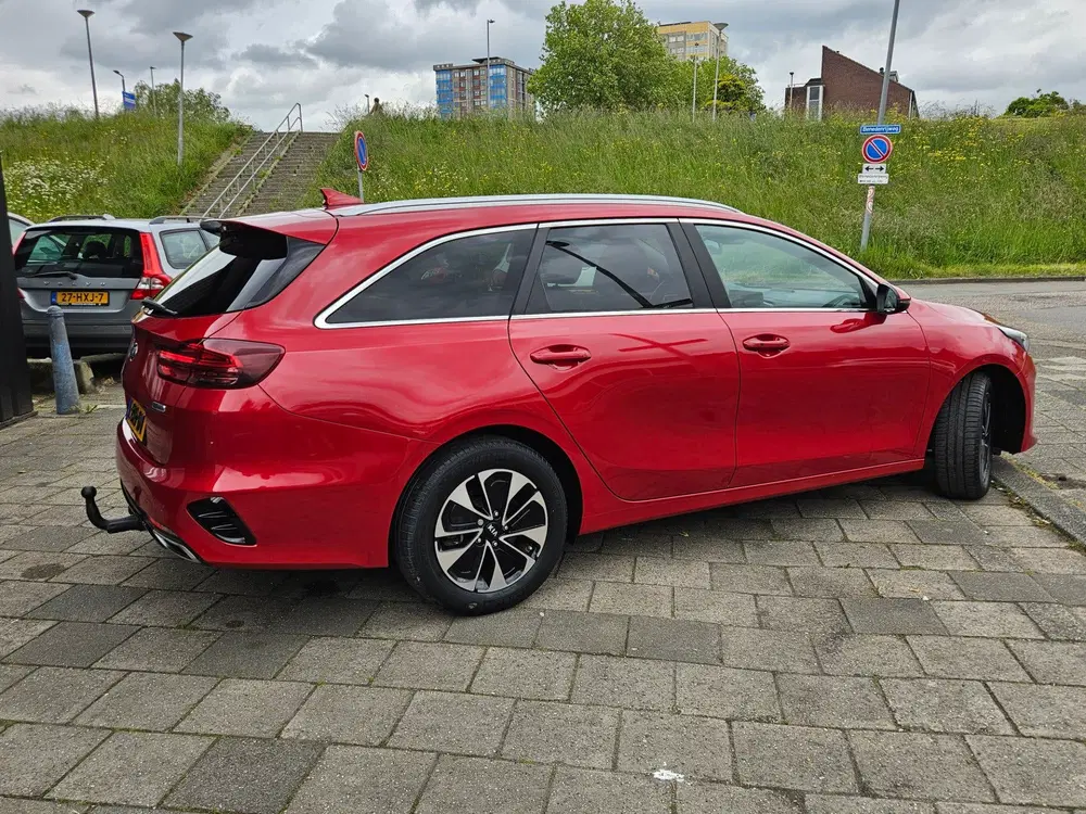 Kia Ceed 1.6 GDI PHEV DynamicPlusLine uit 2021, foto 6
