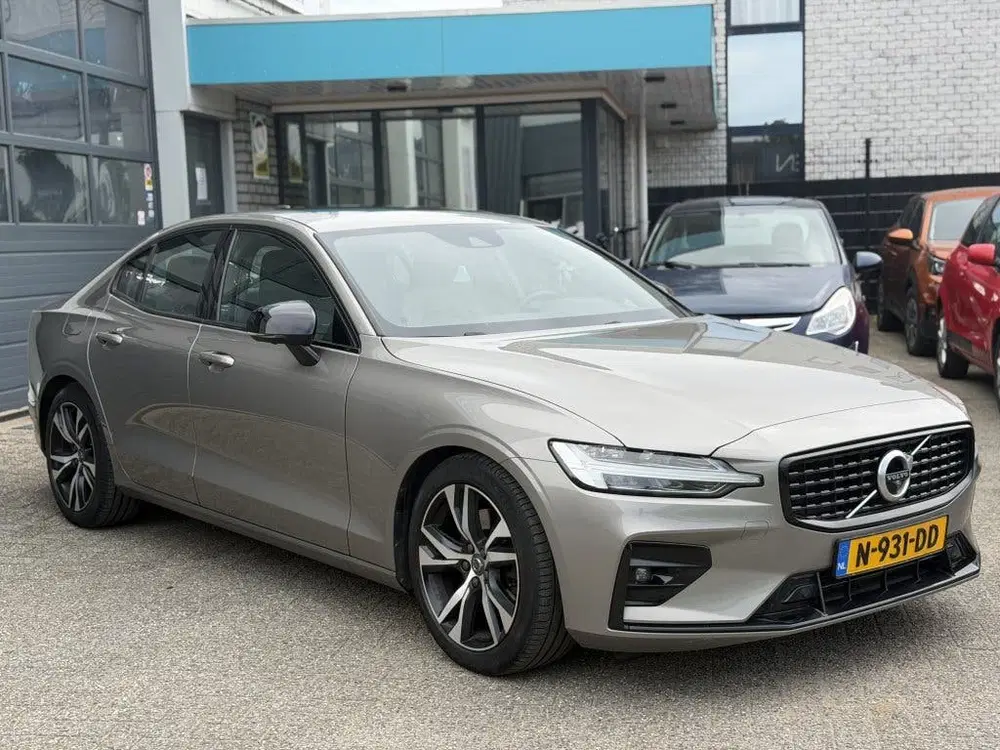 Volvo S60 2.0 B3 R-Design (bj 2021 uit 2021, foto 2