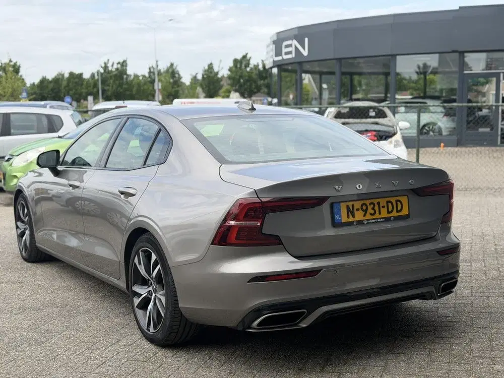 Volvo S60 2.0 B3 R-Design (bj 2021 uit 2021, foto 3