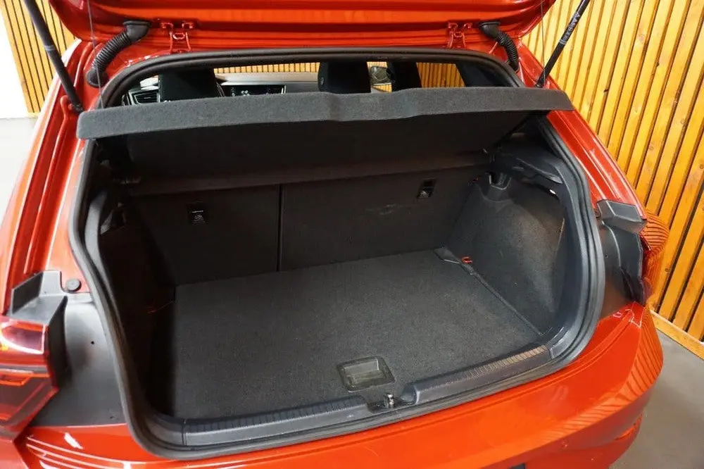 Volkswagen POLO 1.0 TSI R-LINE APPLE CARPLAY CLIMA SFEERVERL uit 2021, foto 10